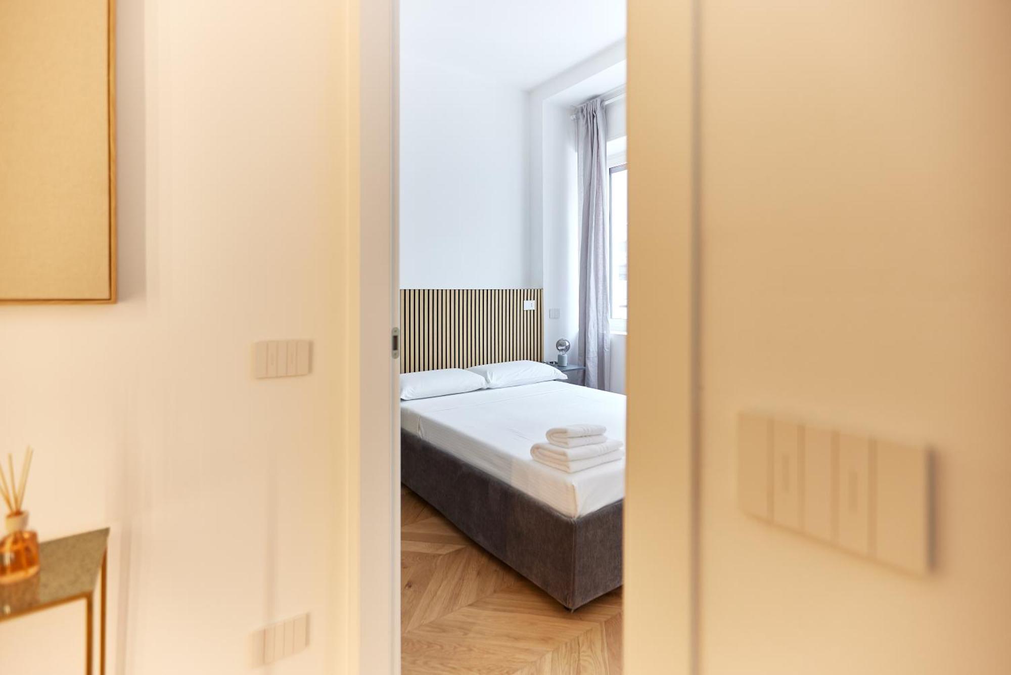Duomo Imperial Suits - Modern And Comfortable * Milán